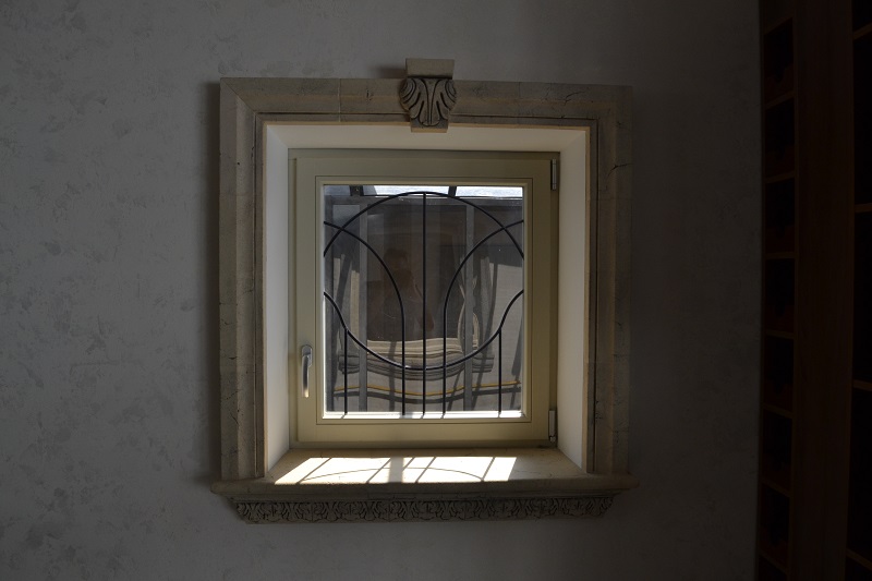 Декор окна и подоконника №1